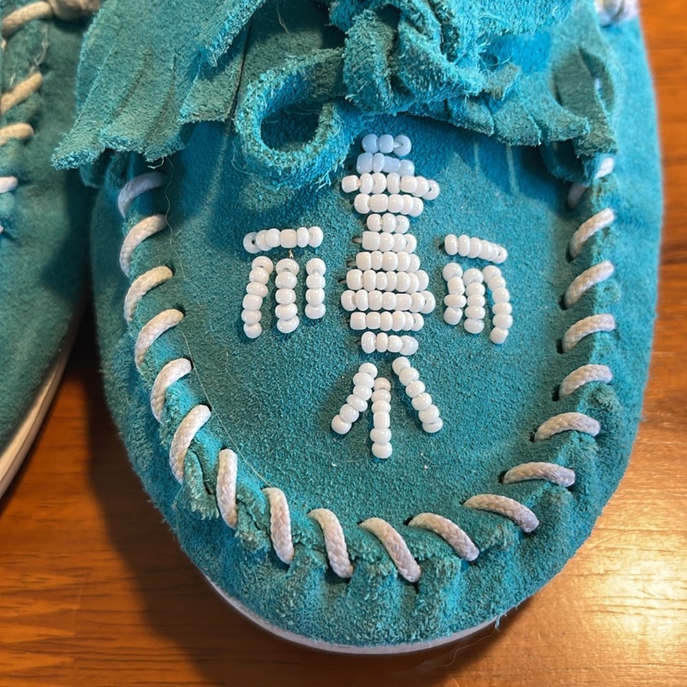 Minnetonka Blue Suede Moccasin Loafers shoes with Beading Size 8.5 - Picture 2 of 9
